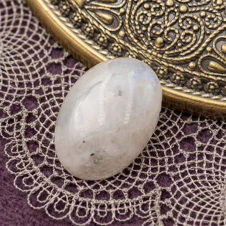 Kaboszon kamień księżycowy 22x15x6mm