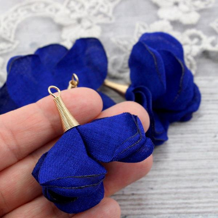 Ozdobny kwiatek w tulejce szafirowy 50mm