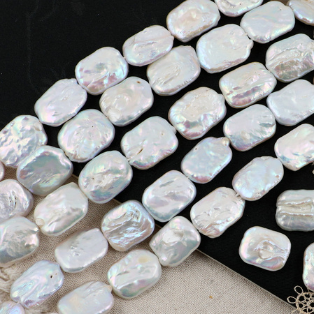 Perła słodkowodna baroque biała nieregularny prostokąt 20x15mm