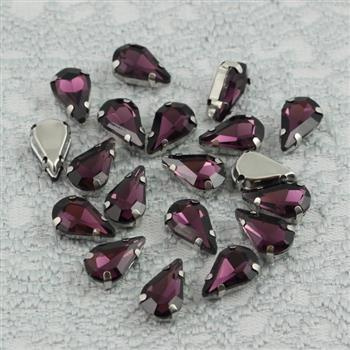 Kaboszon w oprawie łezka fasetowana purple 13x8mm