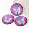 Kaboszon szklany z grafiką motyl fioletowy moneta 25mm