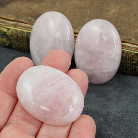 Kaboszon kwarc różowy owal 40x30mm