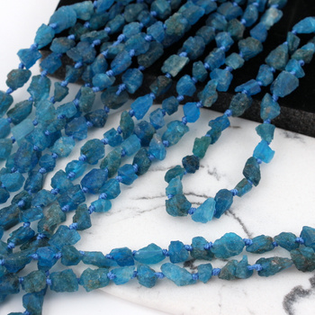 Apatyt surowy bryłka [sznur 40cm]