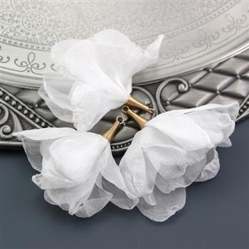 Szyfonowy kwiatek w tulejce biały 80mm