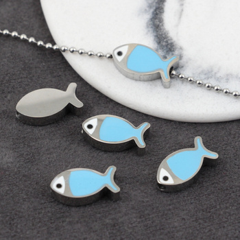 Przekładka emaliowana stal szlachetna ryba srebrna/niebieska 14x7mm