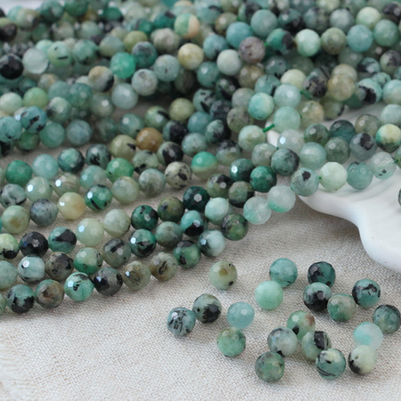 Kyanit zielony kula fasetowana 7mm