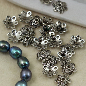 Czapeczka metalowa kwiatek srebrny 9mm