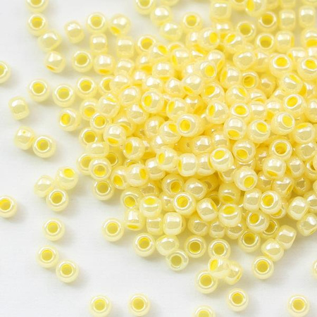 Toho Round 8/0 Ceylon Lemon Chiffon [10g]