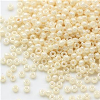 Toho Round 11/0 Opaque-Lustered Light Beige [10g]