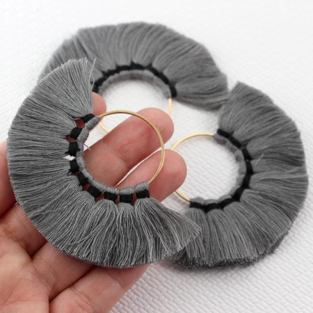 Chwost wachlarz na kółku szary 80x60mm