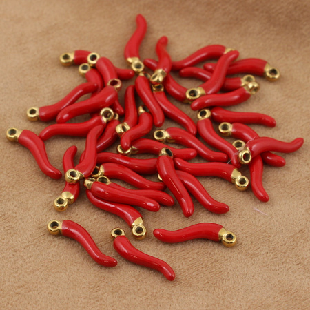 Zawieszka emaliowana papryczka stal szlachetna pozłacana 20x4mm