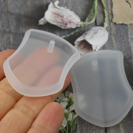 Forma silikonowa do odlewów z żywicy zawieszka tarcza 43x29mm