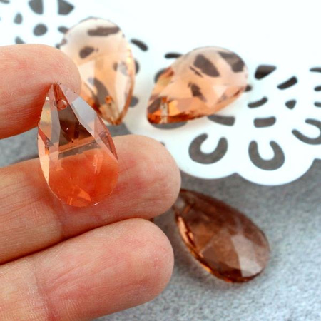 Kryształek szklany łezka fasetowana stary róż 22x13mm