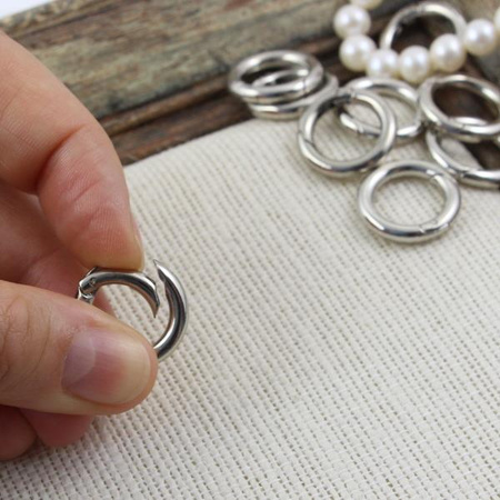 Zapięcie metalowe brelokowe srebrne typu ring 20mm