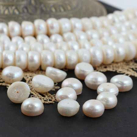 Perła słodkowodna biała półkula 10x7mm