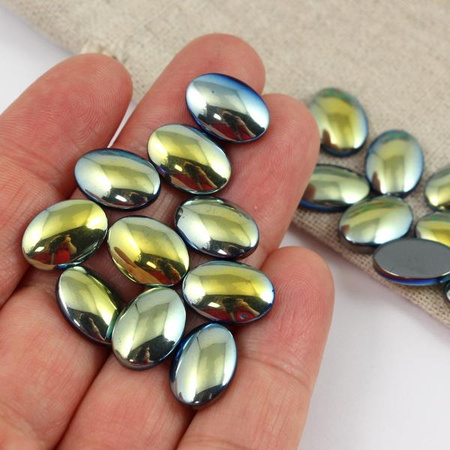 Kaboszon hematyt owal złoto-zielony 14x10mm
