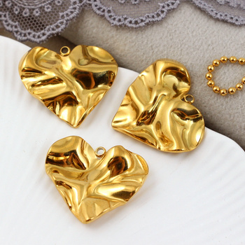 Zawieszka serce falowane stal szlachetna pozłacana 26x23mm