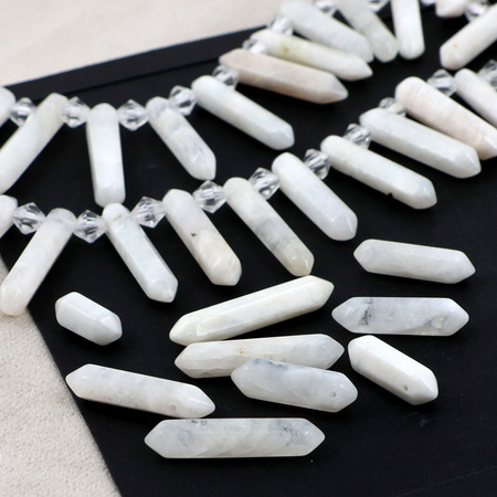 Kamień księżycowy zawieszka grot 25-33mm