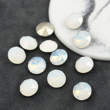 Kaboszon szklany moneta stożkowa fasetowana chaton White Opal 10mm