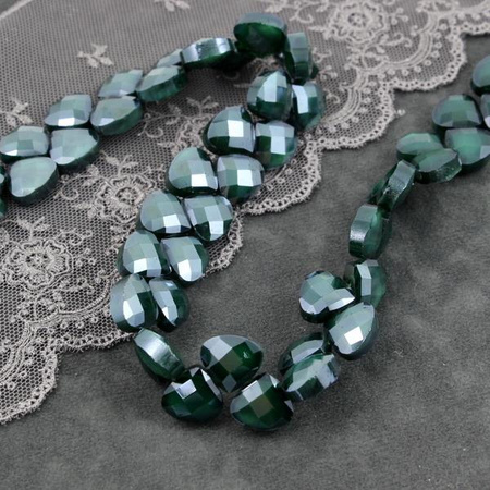 Kryształek szklany łezka fasetowana c. zielona 13x12mm [4szt]