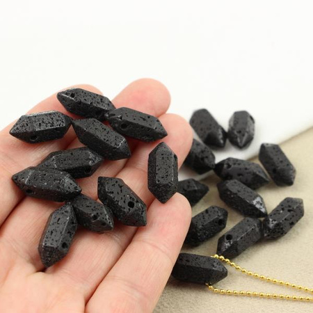Lawa wulkaniczna czarna zawieszka grot 20x9mm