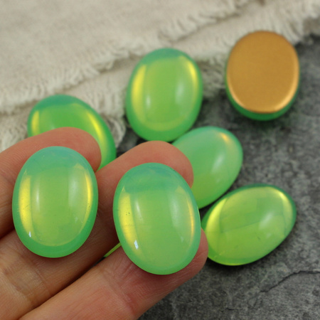 Kaboszon szklany Milky Peridot - Gold Matte Foiled owal 25x18mm