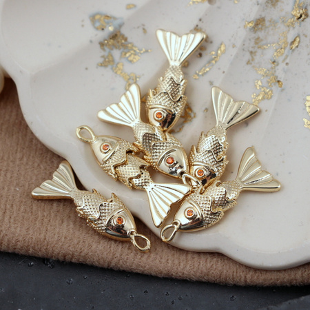 Zawieszka ryba z cyrkonią mosiądz złocony 22x7mm