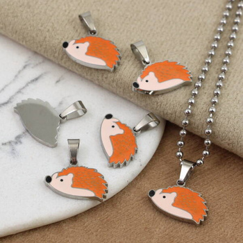 Zawieszka jeżyk stal szlachetna emaliowana 16x10mm