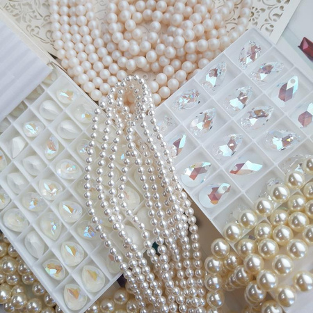 4320 Swarovski Pear Fancy Stone 14X10mm Light Grey DeLite