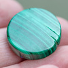 Kaboszon malachit naturalny 24mm [ze skazą]