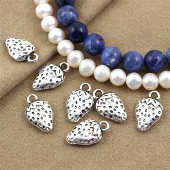 Zawieszka metalowa truskawka srebrna 17x10mm