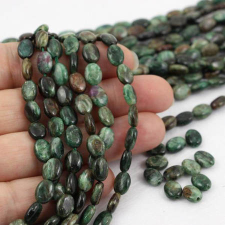 Naturalny szmaragd owal 10x8mm