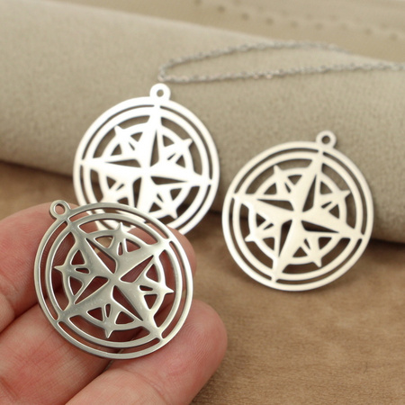 Zawieszka róża wiatrów stal szlachetna 30mm