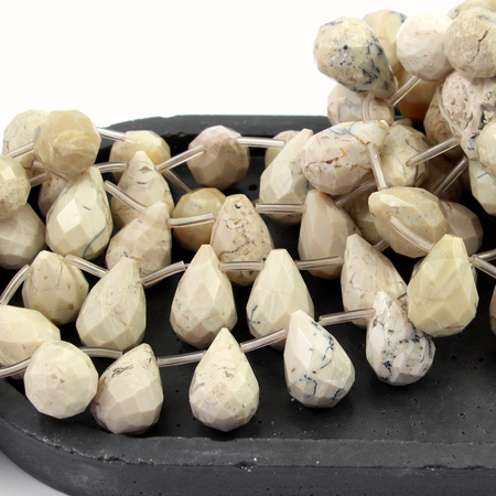 Opal afrykański kropla fasetowana 22x14mm