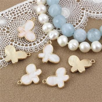 Zawieszka emaliowany motyl kremowy 17x13mm