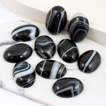 Kaboszon sardonyks owal 25x18mm [nie parujemy]