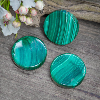 Kaboszon malachit naturalny 24mm [ze skazą]