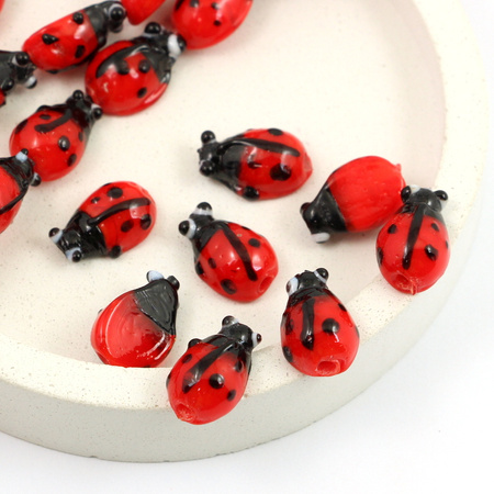 Szklana czerwona biedronka 16x11mm