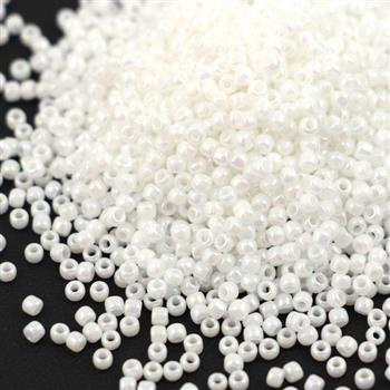 Toho Round 11/0 Opaque-Rainbow White [10g]