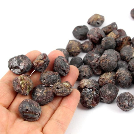 Granat surowa bryłka 13-17mm