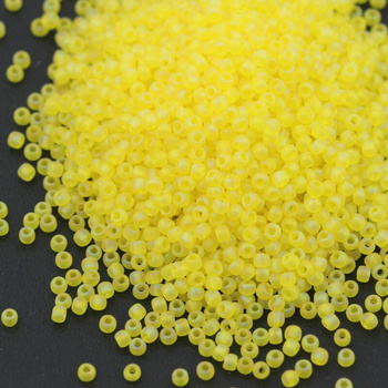 Toho Round 11/0 Transparent-Rainbow-Frosted Lemon [10g]