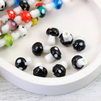 Koralik szklany czarny grzybek muchomor 16x10mm