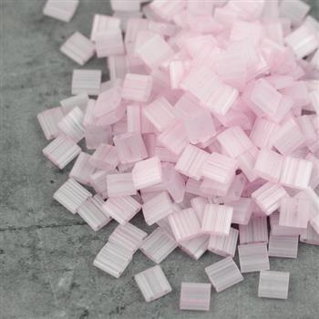 Miyuki Tila Beads 5x5x1,9mm Silk Pale Light Pink [30szt]
