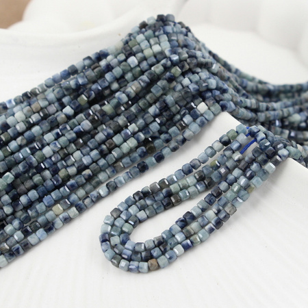 Szafir kostka fasetowana 2,5mm [sznur 38cm]