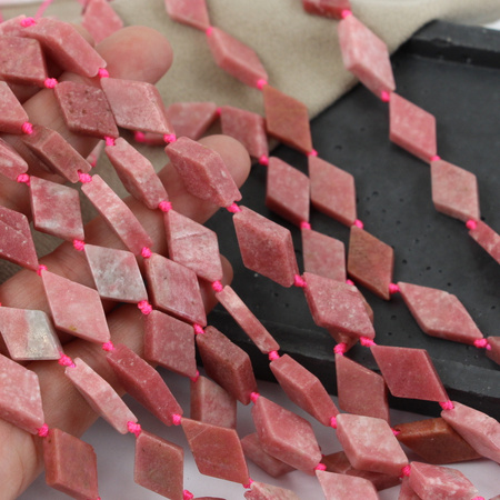 Rodonit romb 20x11mm