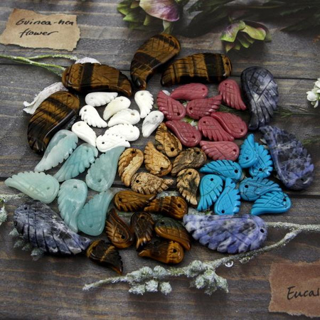 Howlit rzeźbione skrzydło 18x10mm