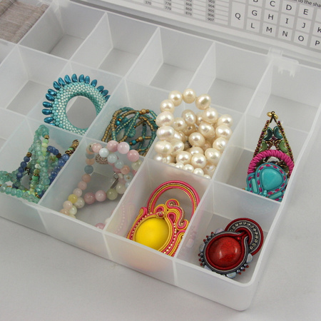 Organizer do przechowywania z bobinkami 28x18x4cm