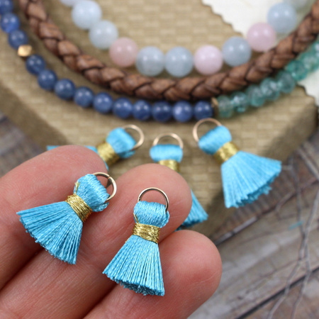 Chwost wiskozowy turkusowy z ogniwem 20x6mm