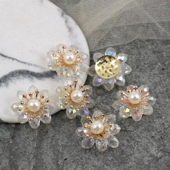 Element ozdobny kwiatek kryształkowy crystal AB z perełką 20mm