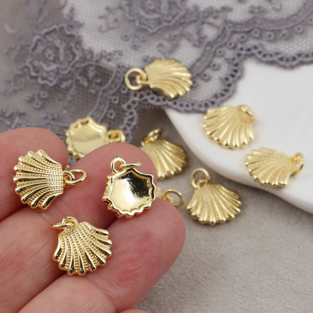 Zawieszka muszla mosiądz złocony 12mm